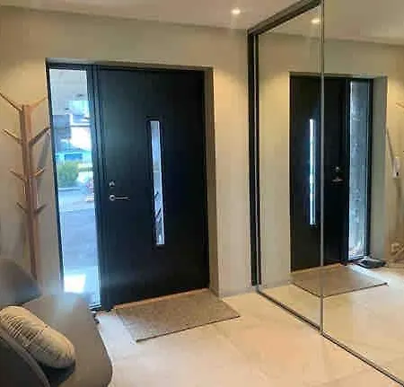 Modern House 150 M From The Vila *
