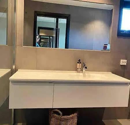 Vila Modern House 150 M From The