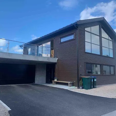 Modern House 150 M From The * Sanum